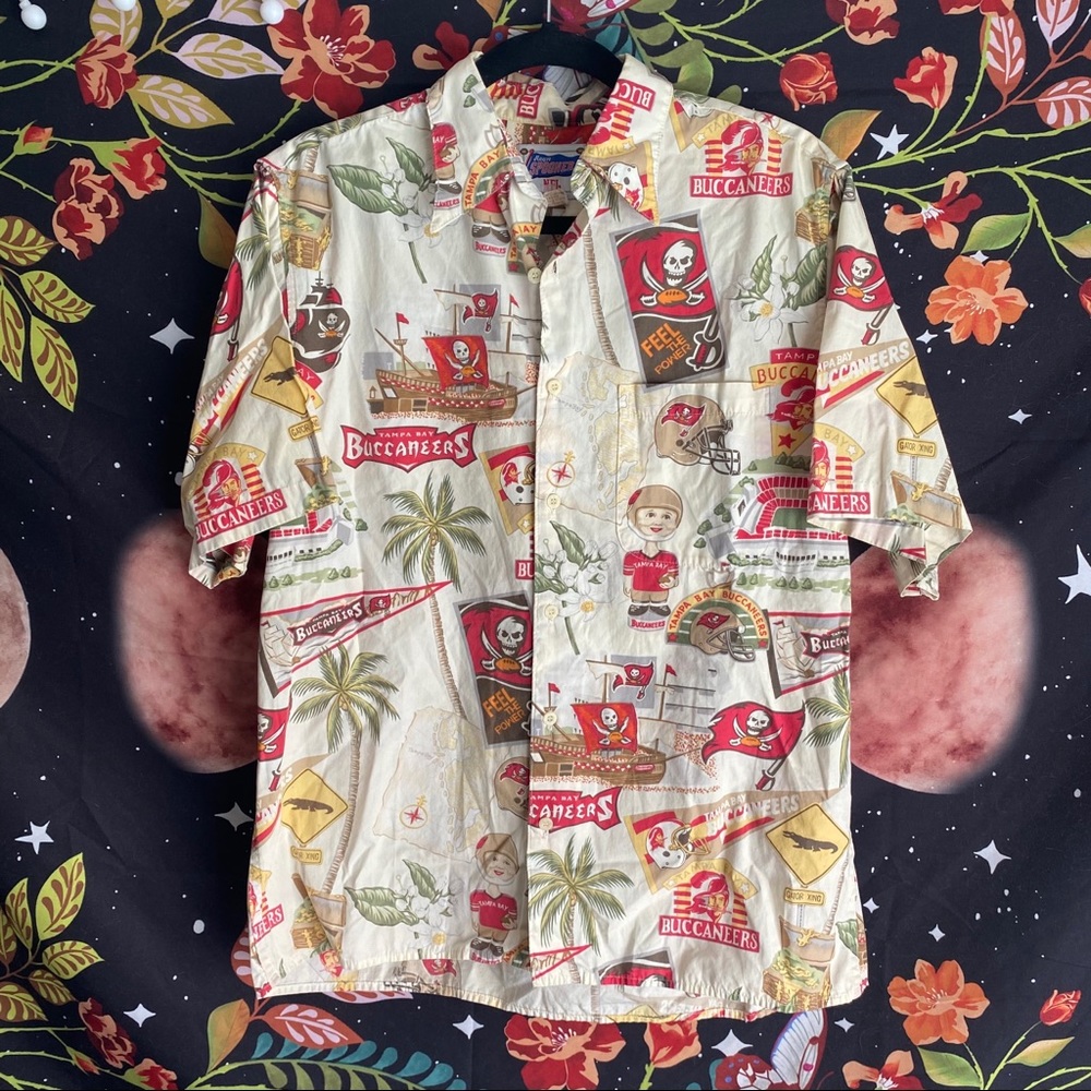 Vintage Tampa Bay Bucs Button Up